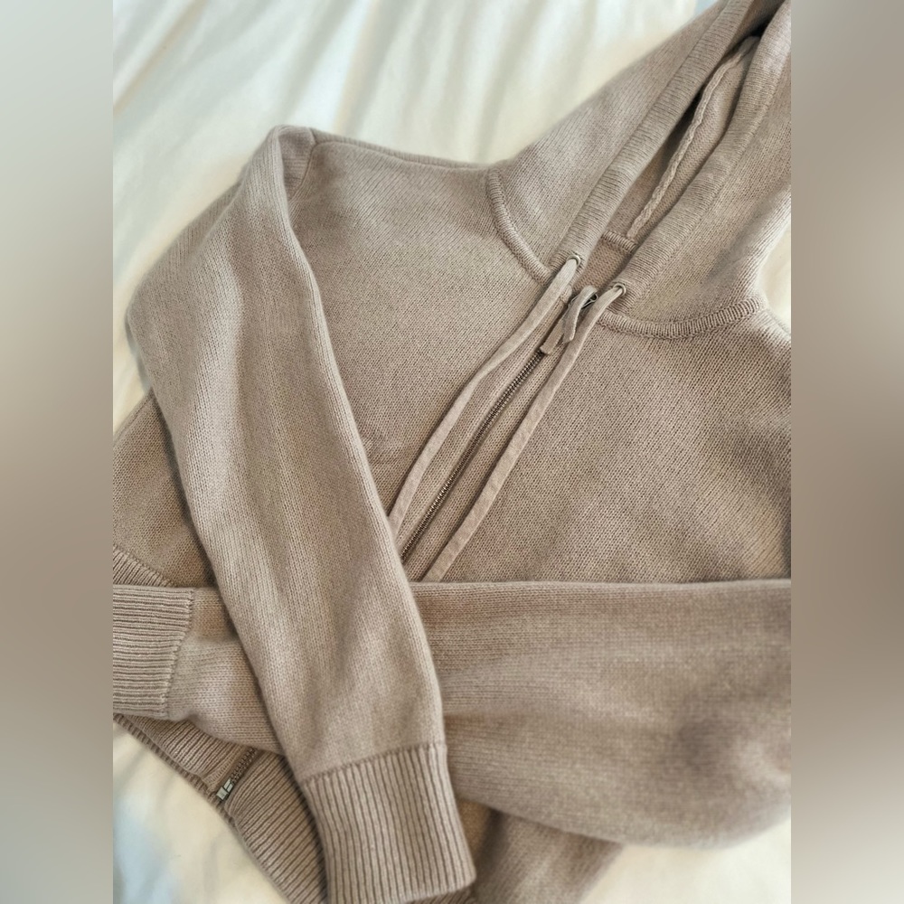 Cropped Cashmere Hoodie